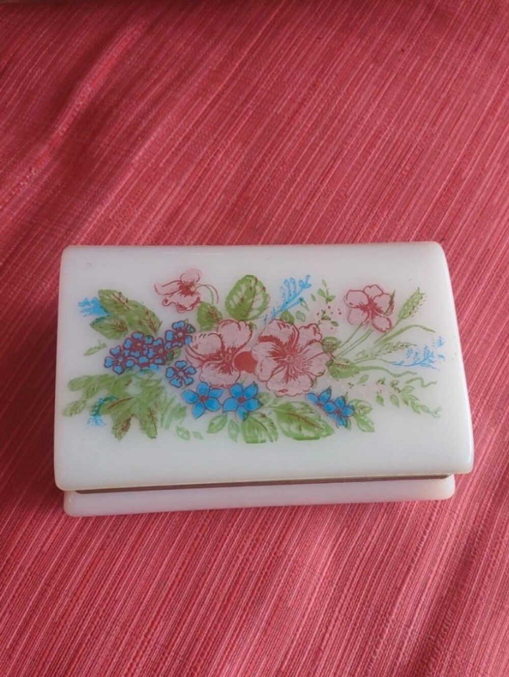 Vintage 60s/70s Floral Acrylic Plastic Vanity Trinket Box